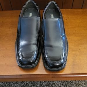 Men's dress shoes
